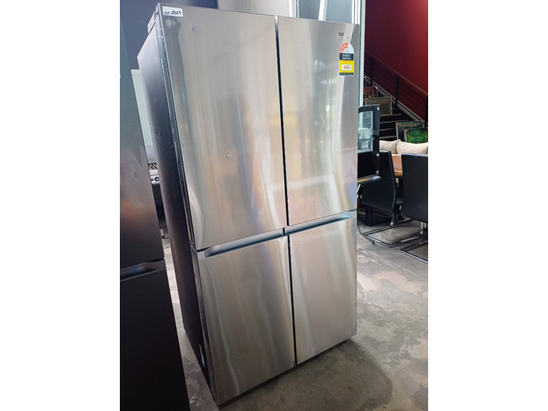 SAMSUNG 649 LITRE FRENCH DOOR REFRIGERATOR WITH BEVERAGE CENTRE