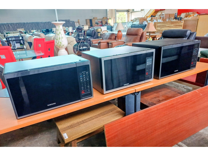 SAMSUNG MICROWAVE OVEN 