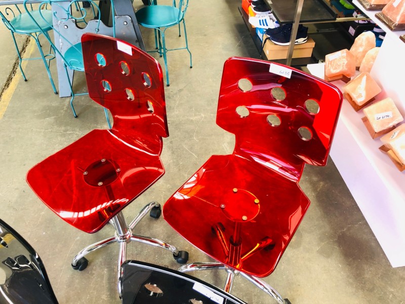 RED OFFICE CHAIRS ON WHEELS
