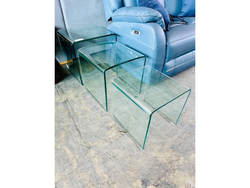 NEST OF 3 TABLES - CURVED GLASS