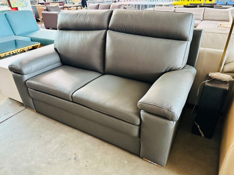 2.5 SEATER LEATHER LOUNGE (RRP$4039)