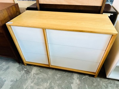 AMERICAN OAK SMALL 6 DRAWER BUFFET WITH WHITE DRAWERS