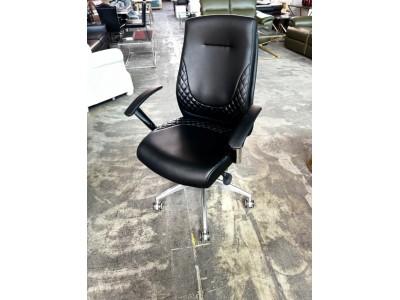 Bailey Mid back gas lift office chair 