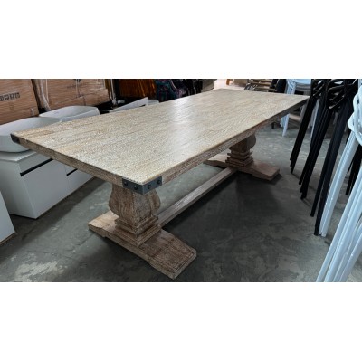 LARGE TIMBER UTAH HONEY WASH DINING TABLE WITH METAL CNRS (MINOR MARKS)
