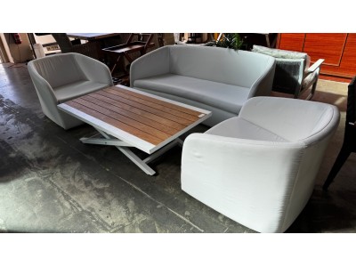 Outdoor 3 piece sofa / lounge set