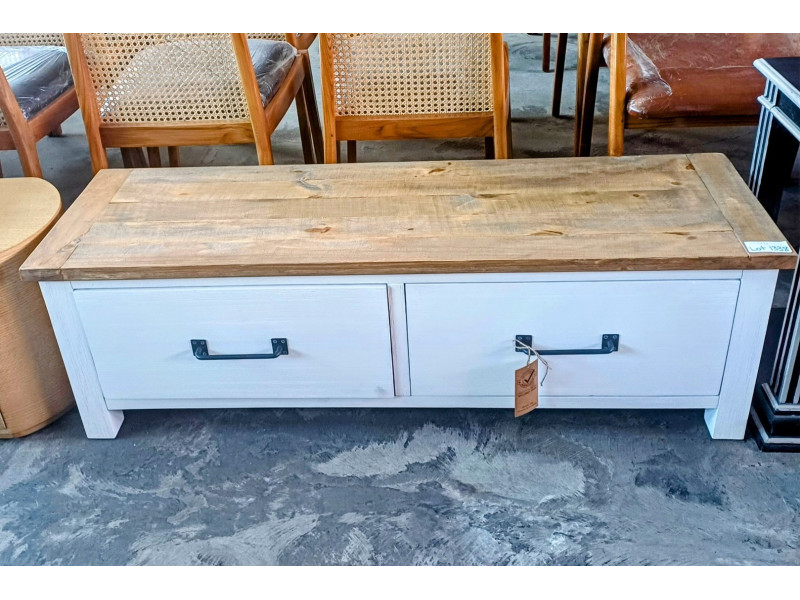 LARGE COTTAGE BLANKET BOX