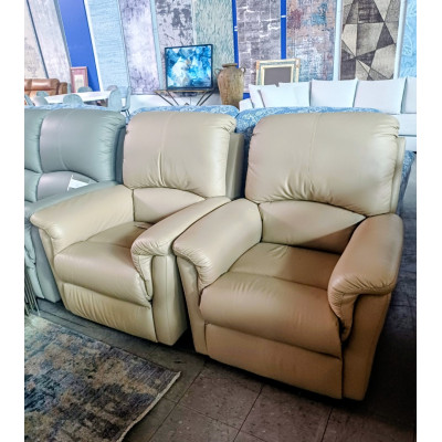 PAIR OF DONA LEATHER ELECTRIC RECLINERS - VILLA TAUPE RRP$3500 (014/015-03-07-25)2347C476