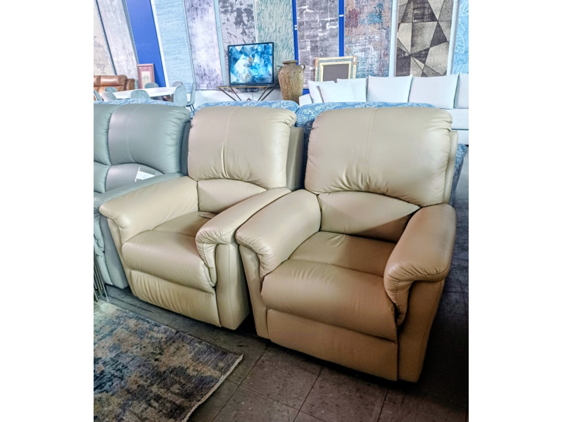 PAIR OF DONA LEATHER ELECTRIC RECLINERS - VILLA TAUPE RRP$3500 (014/015-03-07-25)2347C476