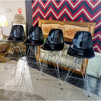 SET OF 4 EAMES REPLICA BAR STOOLS IN GLOSS BLACK WITH CHROME FRAME 65CM SEAT HEIGHT SET OF 4 EAMES REPLICA BAR STOOLS IN GLOSS BLACK WITH CHROME FRAME 65CM SEAT HEIGHT