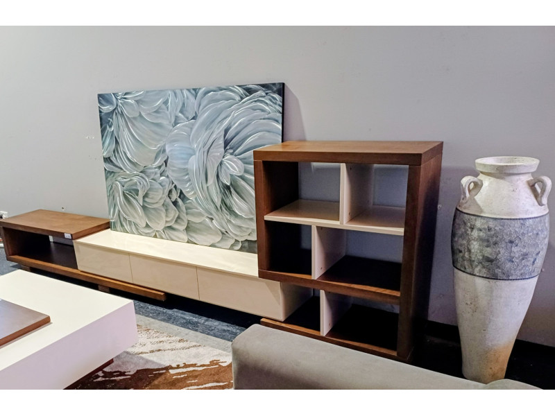 TIMBER AND CHAMPAGNE EXTENDABLE LOW LINE TV UNIT WITH BOOKCASE