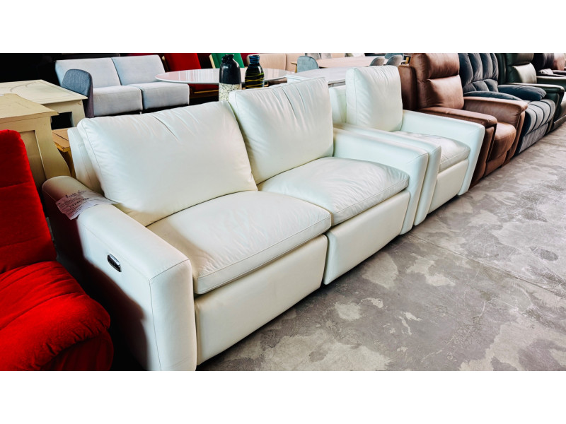 RAINES LEATHER LOUNGE SUITE 2.5 SEATER + 1 SEATER ALL ELECTRIC RECLINING - VILLA GLACIER RRP$5550