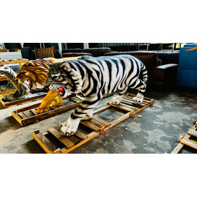 SIBERIAN TIGER LIFESIZE REALISTIC STATUE APPROX 180CM X 40CM X 90CM PAINTED VOLCANIC ROCK COATED FIBREGLASS