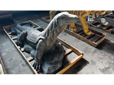 KOMODO DRAGON STATUE APPROX 190CM X 80XCM X 60CM - PAINTED VOLCANIC ROCK COATED FIBREGLASS