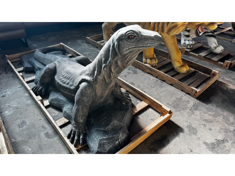 KOMODO DRAGON STATUE APPROX 190CM X 80XCM X 60CM - PAINTED VOLCANIC ROCK COATED FIBREGLASS