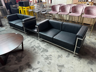 BLACK LEATHER 2 SEATER LOUNGE