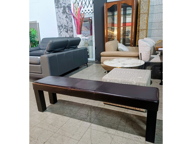 DUNE INTERNATIONAL PU TOP /TIMBER LEG BENCH SEAT 