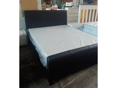 BLACK ROLLED HEAD QUEEN BED