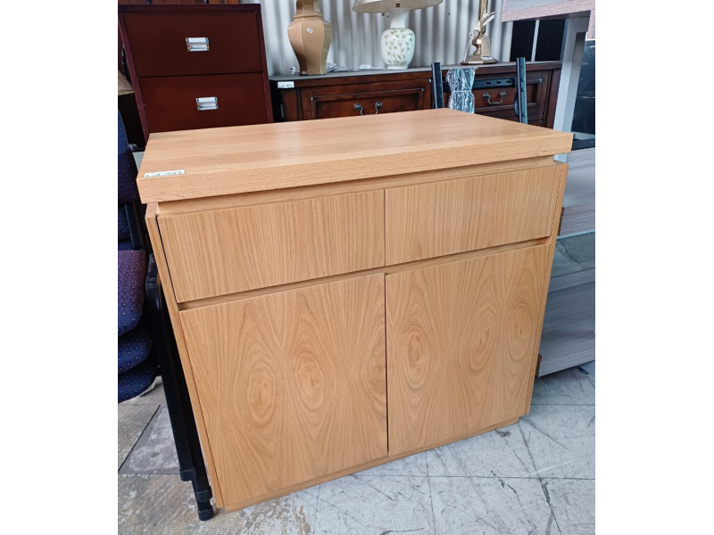 SOLID TASMANIAN OAK TOP 2 DOOR 2 DRAWER  CABINET/BUFFET - EX-DISPLAY