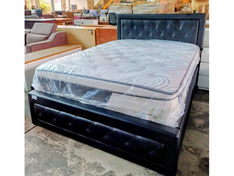 BLACK DOUBLE BED