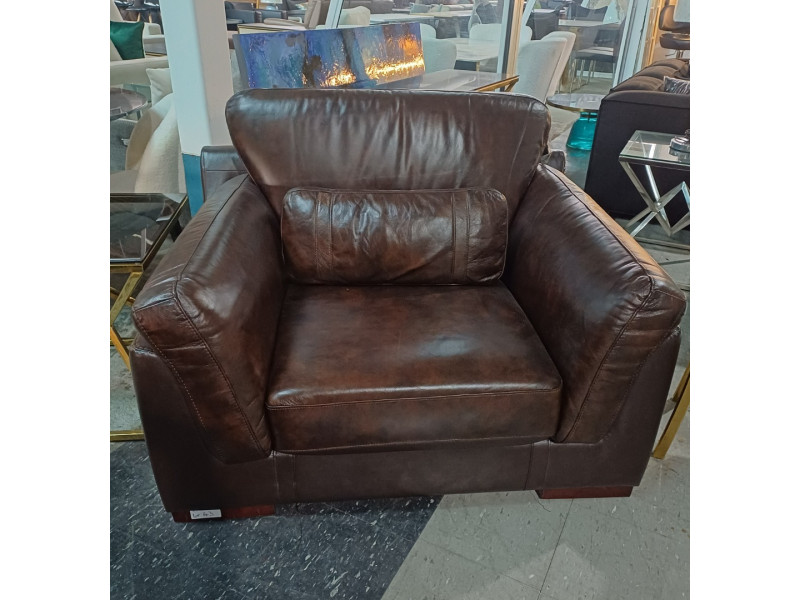 CHOCOLATE BROWN LEATHER ARM CHAIR