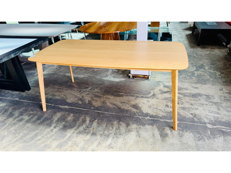 NIDO DINING TABLE - OAK - 1.8M LONG X 900MM WIDE X 750MM HIGH